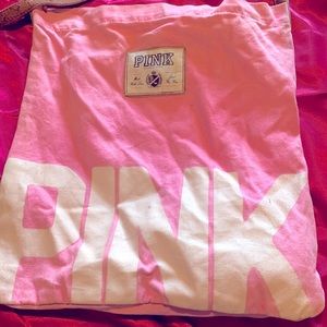 I am selling this PINK shoulder bag💓💓